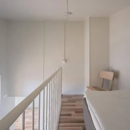 Apartment Spacious In Cozy Area *