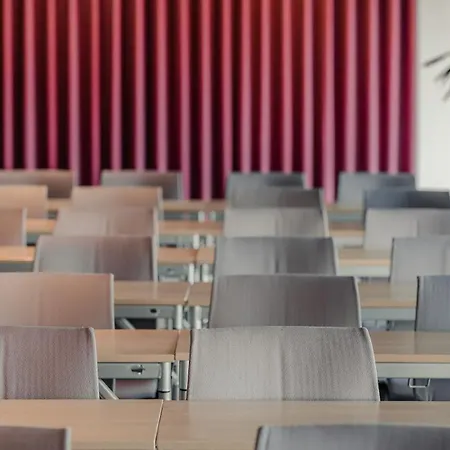 Quality Waterfront فندق 4*