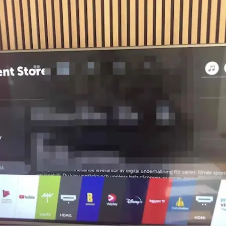 Luxurious With Free Parking *