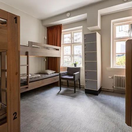 司提阁博格司丽登stf旅馆 *