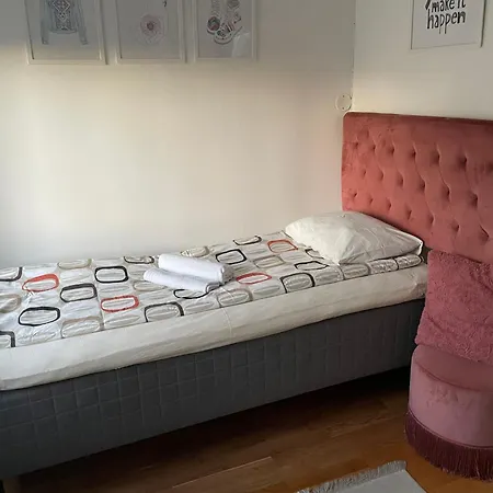 Willa Rydholm 15 Minutes From Center *