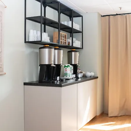 Good Morning+ ホテル 3*