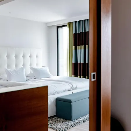 Avalon 4*