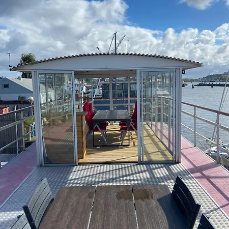 Ringoe Botel