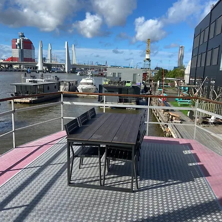 Ringoe Botel Gothenburg