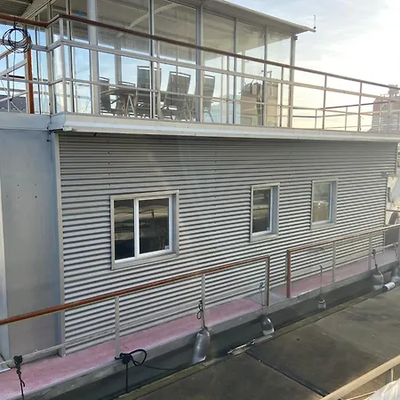 Ringoe Botel