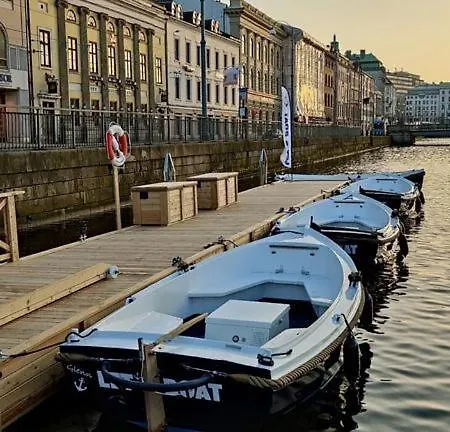 Downtown Sailboat - Vega 1 *