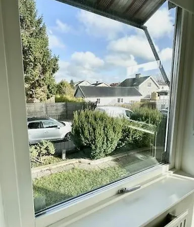 Familjevaenlig Nyrenoverad Vaning Apartment