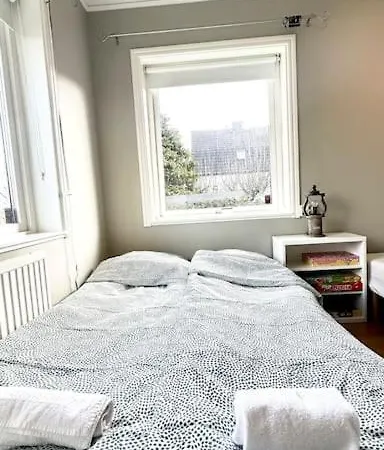 Familjevaenlig Nyrenoverad Vaning Apartment *