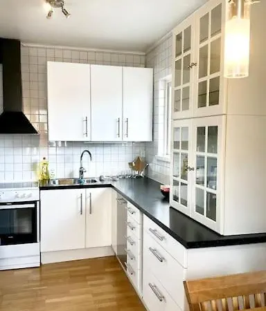 Familjevaenlig Nyrenoverad Vaning Γκέτεμποργκ