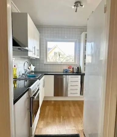 Apartment Familjevaenlig Nyrenoverad Vaning