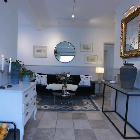 Haha Nordic Partille Large 3br For 7 Guests With 2 Kitchens, Garden & Parking Goteborg