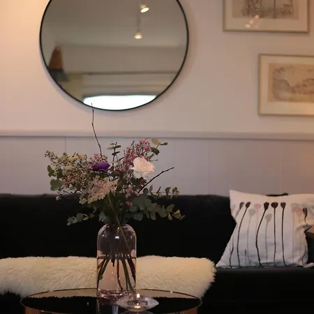 Haha Nordic Partille Large 3br For 7 Guests With 2 Kitchens, Garden & Parking *