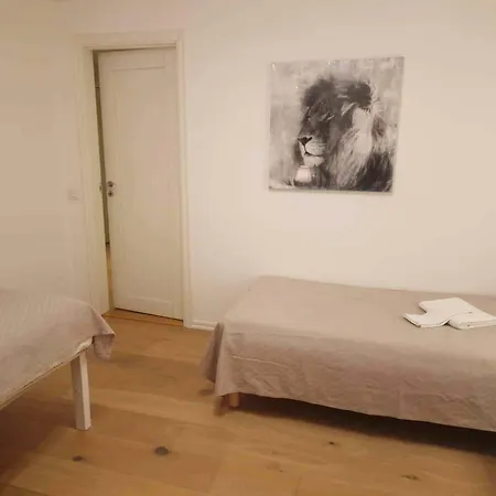 Gula Villan Villaer Göteborg