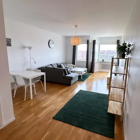 Apartment Luxurious And Spacious *
