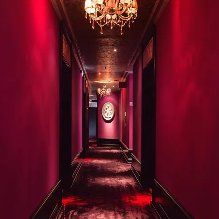 酒店 朵西亚酒店及餐厅 5*