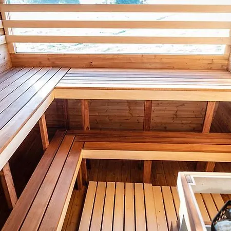 Homestay Stort Med Kok, Stort Badrum Och Gratis Parkering *