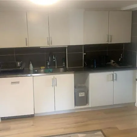 Homestay Stort Med Kok, Stort Badrum Och Gratis Parkering