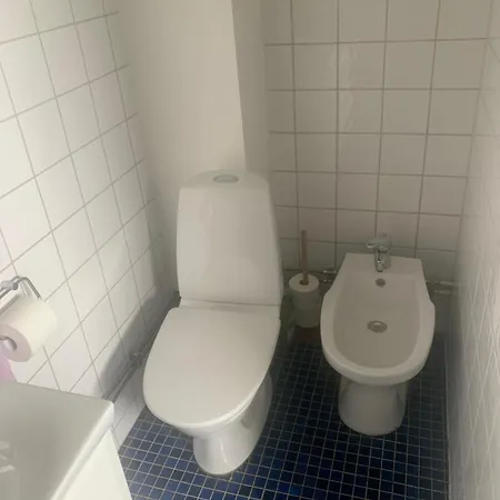 Homestay Stort Med Kok, Stort Badrum Och Gratis Parkering *