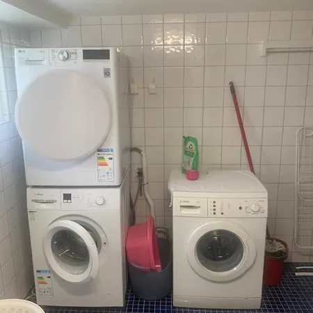 Homestay Stort Med Kok, Stort Badrum Och Gratis Parkering Gothenburg