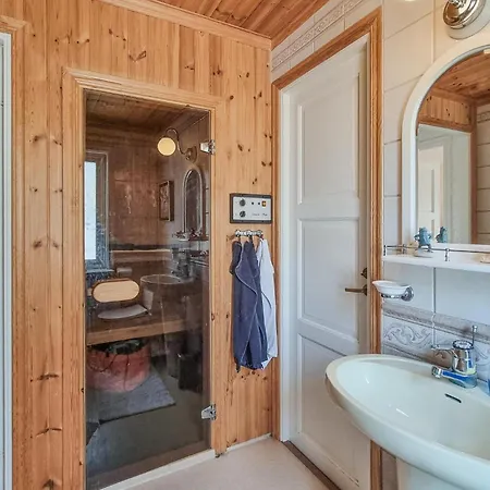別荘 Awesome In Vaestra Froelunda With Sauna
