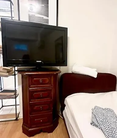 Superhomes 1 Br