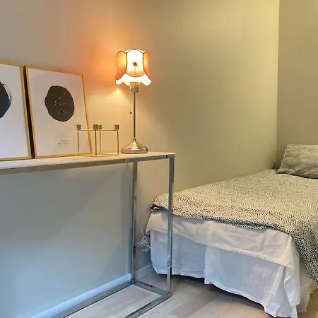 Apartment Pinkrose Citystay Jaernvagen *