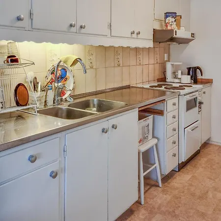 3 Bedroom Cozy In Vaestra Froelunda Gothenburg