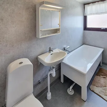 3 Bedroom Cozy In Vaestra Froelunda Holiday home *
