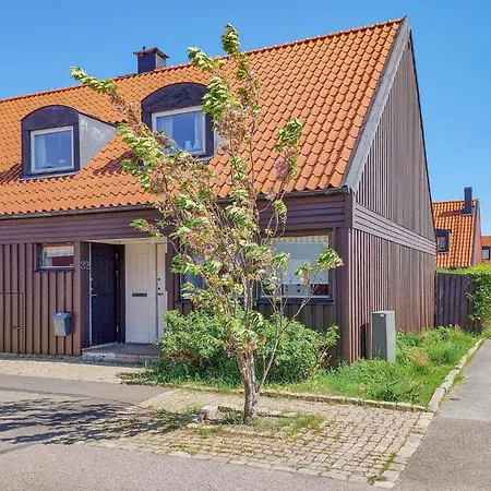 Holiday home 3 Bedroom Cozy In Vaestra Froelunda Gothenburg