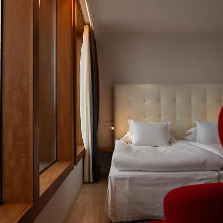 Ξενοδοχείο Avalon 4*