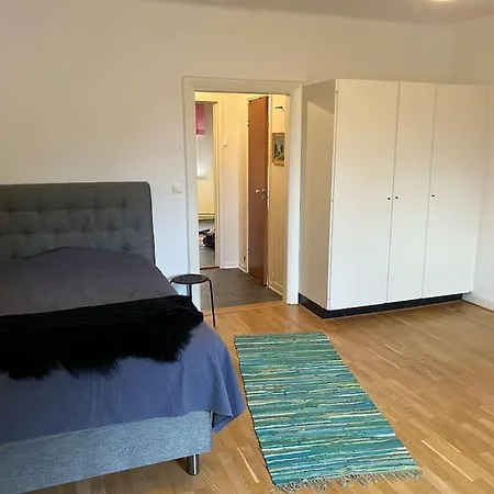 1 Bedroom In Apartment *