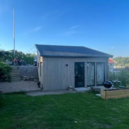 Mysigt Attefallshus Med Naerhet Och Hav Lägenhet Göteborg