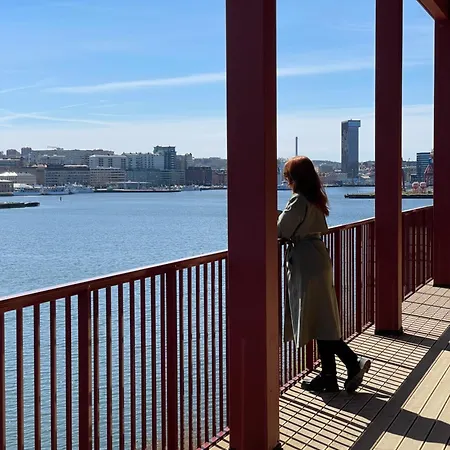 Waterfront 아파트