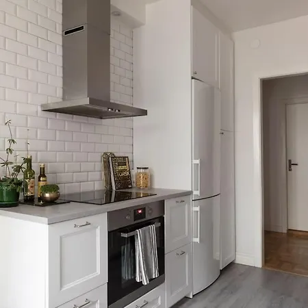 Trevlig Laegenhet I Linne Apartment