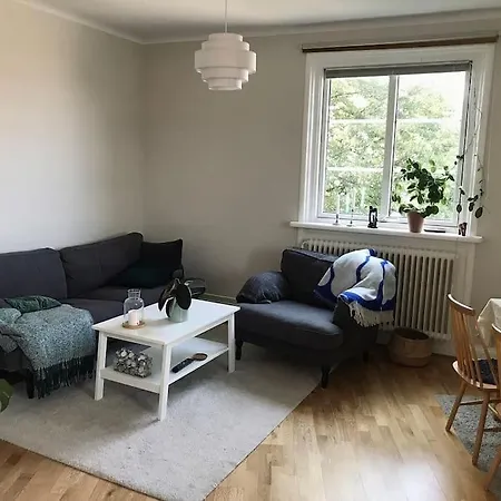 Lejlighed Rymlig Och Modern Lagenhet I Lugnt Lage Göteborg