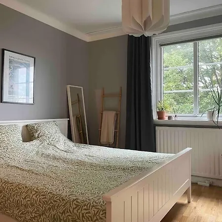 Rymlig Och Modern Lagenhet I Lugnt Lage Lejlighed *