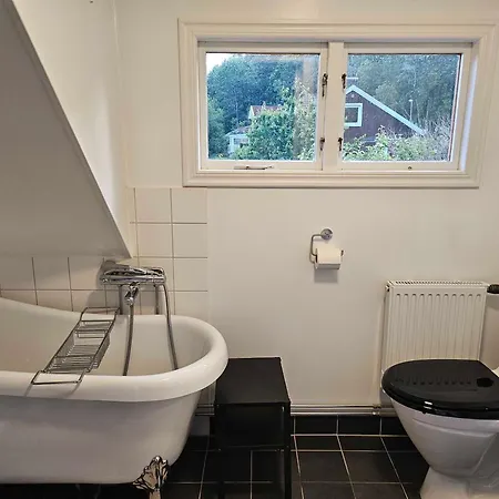 Villa 30-tals Med Naerhet Centrala Gbg *