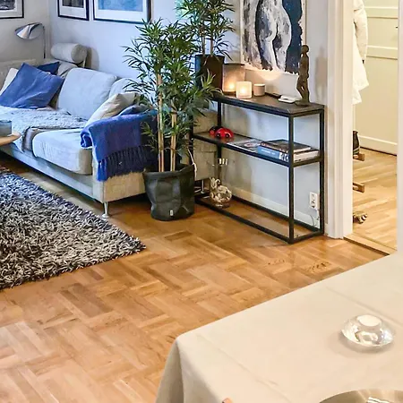 Nice Home In Vaestra Froelunda With Wifi 哥德堡