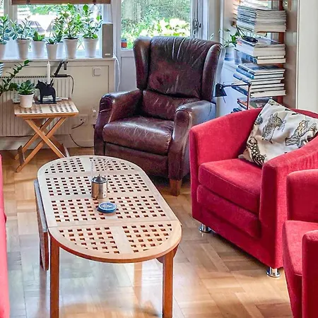 Nice Home In Vaestra Froelunda With Wifi 度假居 *