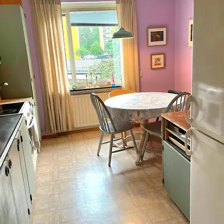 Cosy 2 Bedroons In