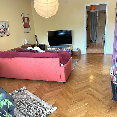 Cosy 2 Bedroons In Apartment *
