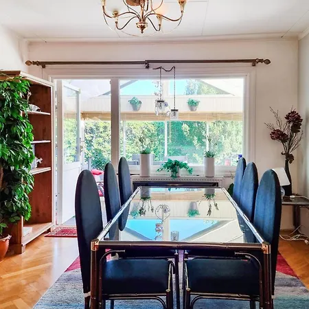 Lovely In With Kitchen Dom wakacyjny