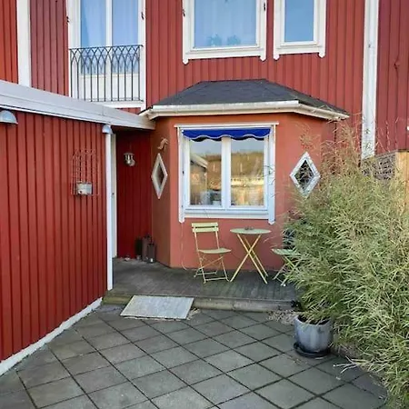 Nyaraló Trevligt Radhus Med Naerhet Till Och Hav *