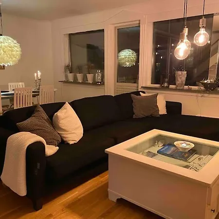 Trevligt Radhus Med Naerhet Till Och Hav