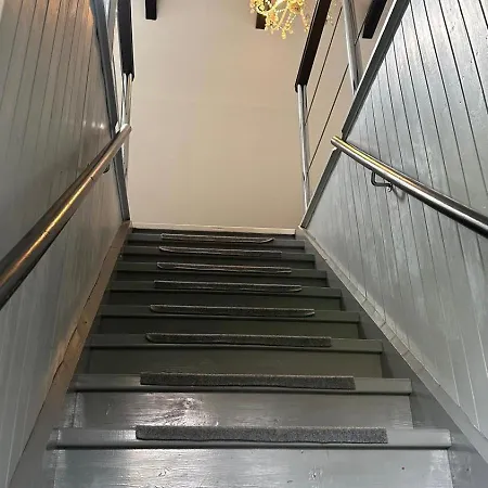아파트 Penthouse For Workers & Familys Near Skf *