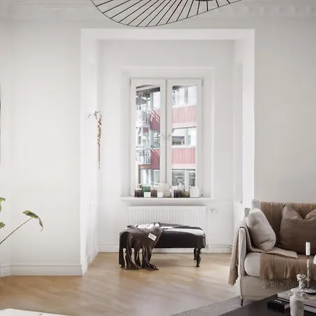 En Sekelskifteslaegenhet Med Grym Utsikt I Centrala * Göteborg
