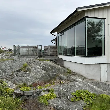 Architect-designed With Sea View In The Archipelago Of גטבורג