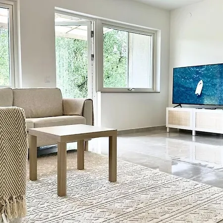 Big House For Workers & Familys Near Volvo 예테보리