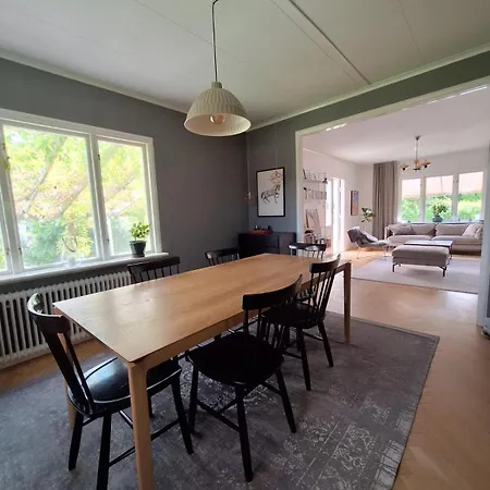 Villa Fristaende I Saevedalen Naera